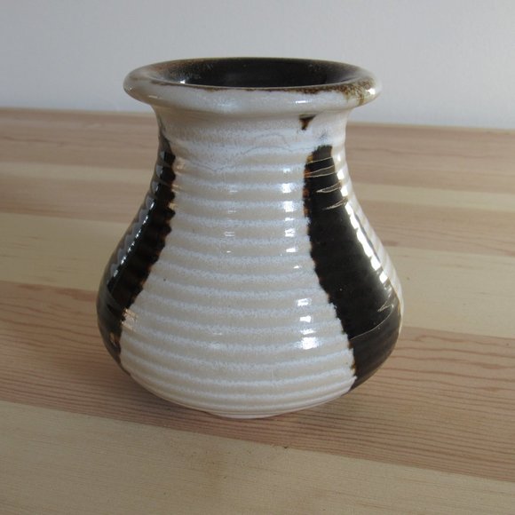 Lemax Shiwan Handmade Pottery Vase Ribbed Abstract Minimalist Brown Cream - Picture 6 of 7